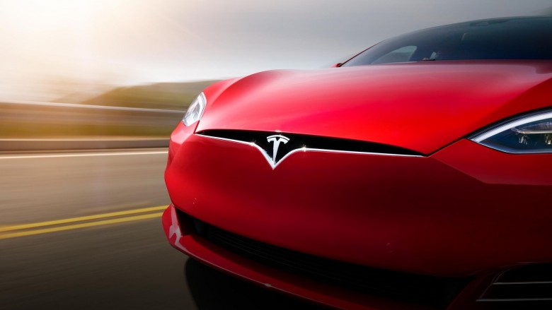 Apple хотела купить акции Tesla в 2013 году по цене 240 долларов за акцию
